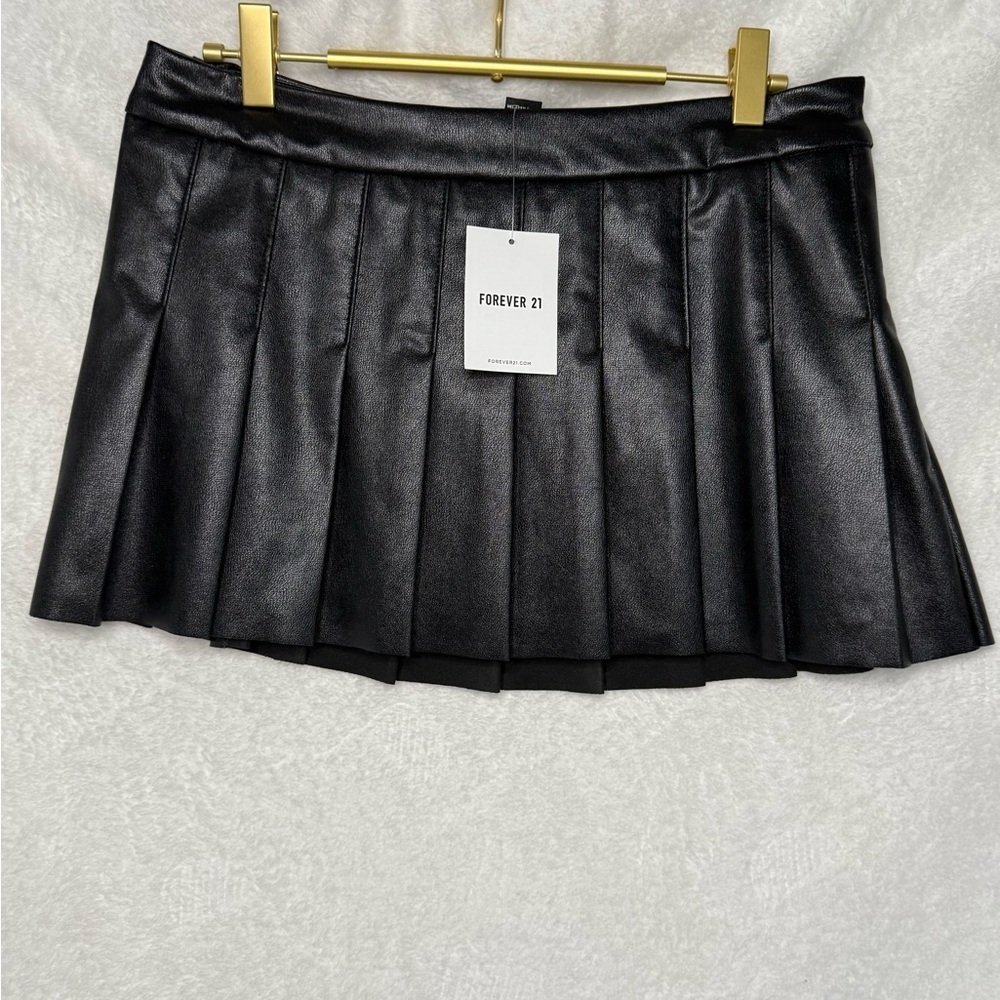 Forever 21 Black Faux Leather Mini Skirt - Picture 2 of 5